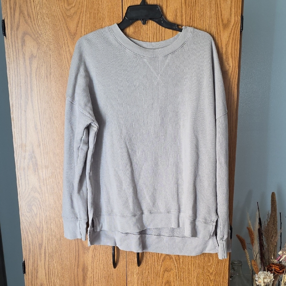 Time and Tru Heather Gray Crew Neck Sweater